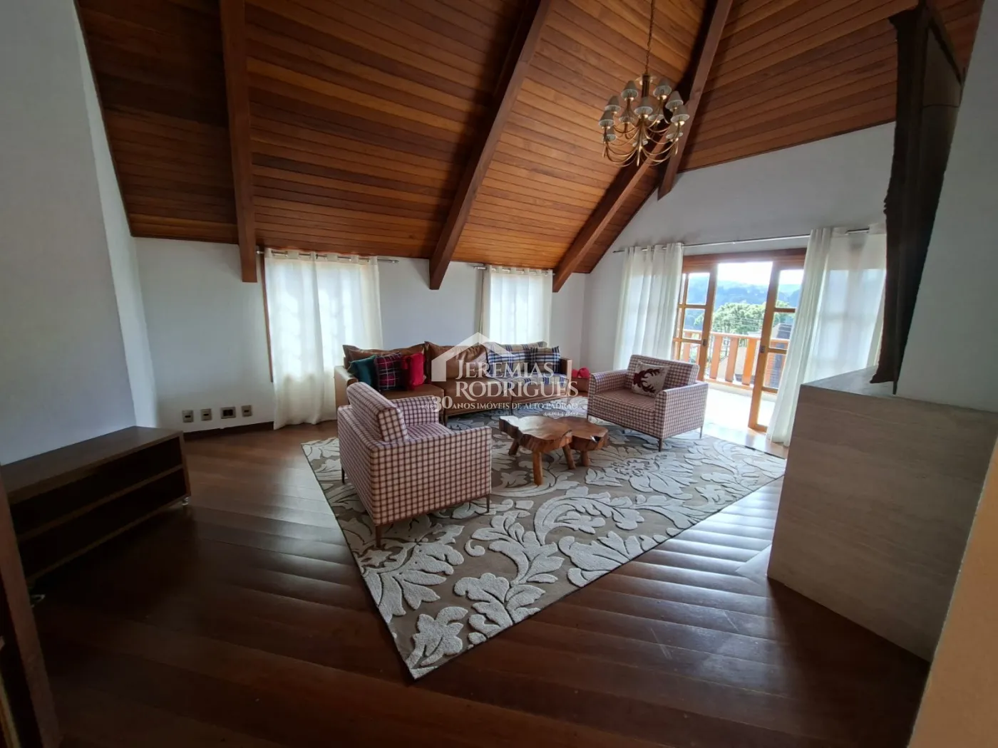 Apartamento à venda com 4 suítes, 171 m² no Edifício Cottage em Campos do Jordão/SP
