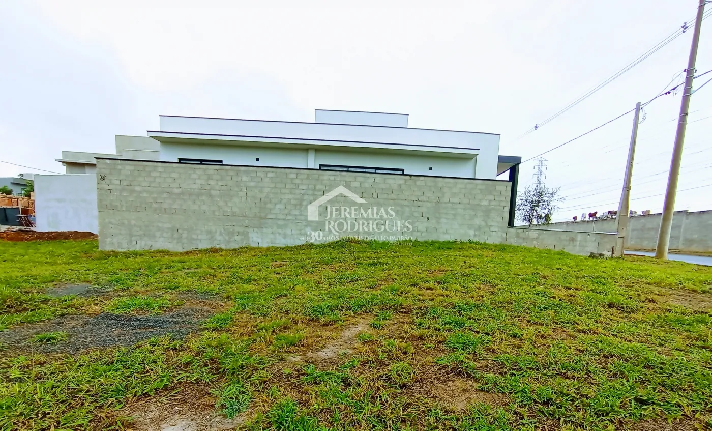 Terreno à venda com 290 m² no Condomínio Bosque do Imperador em Pindamonhangaba/SP.