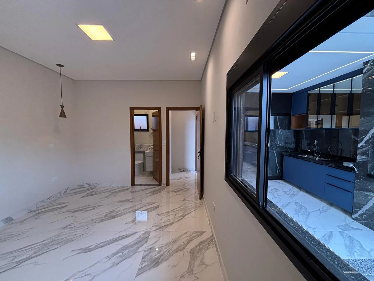 Casa alto padrão 120m² com jardim de inverno à venda no Bosque da Imperatriz – Pindamonhangaba/SP