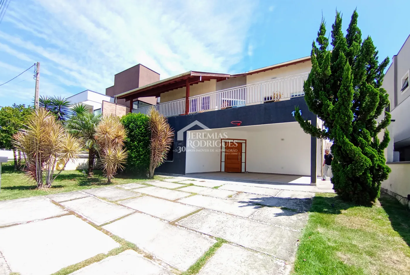 Casa à venda com 3 suítes no Condomínio Reserva dos Lagos em Pindamonhangaba/SP.