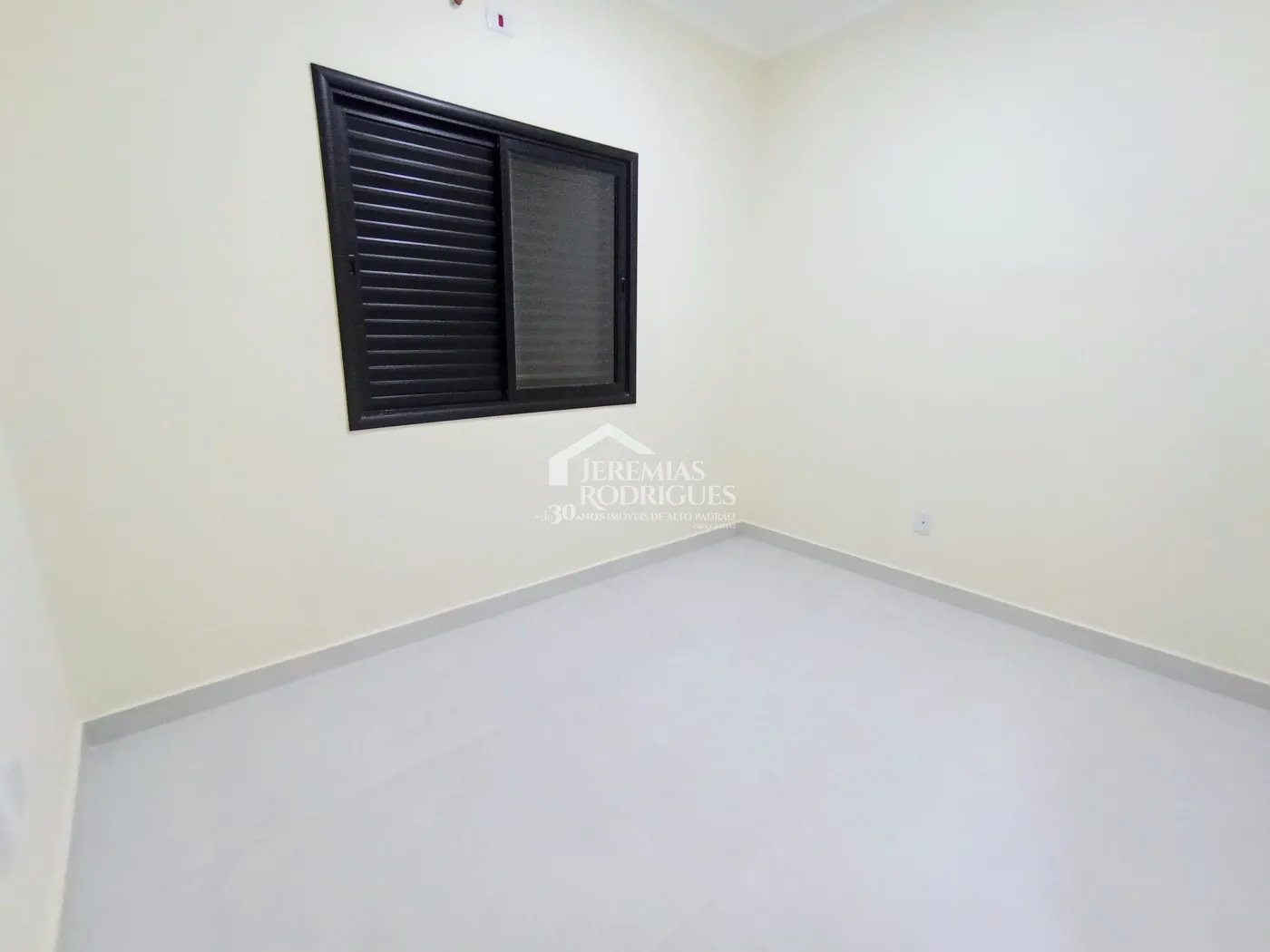 Casa para venda e locação com 3 dormitórios no Bosque da Imperatriz em Pindamonhangaba/SP.