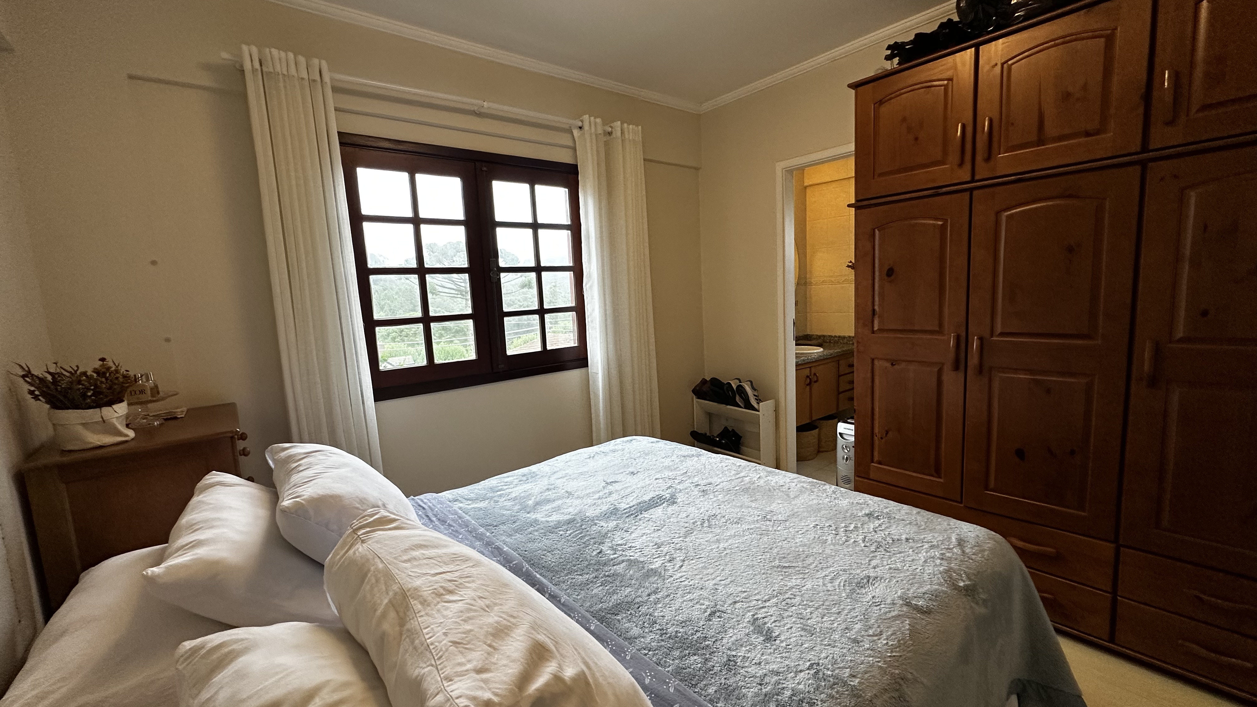 Apartamento à venda com 3 dormitórios, 87 m² no Capivari em Campos de Jordão/SP. 