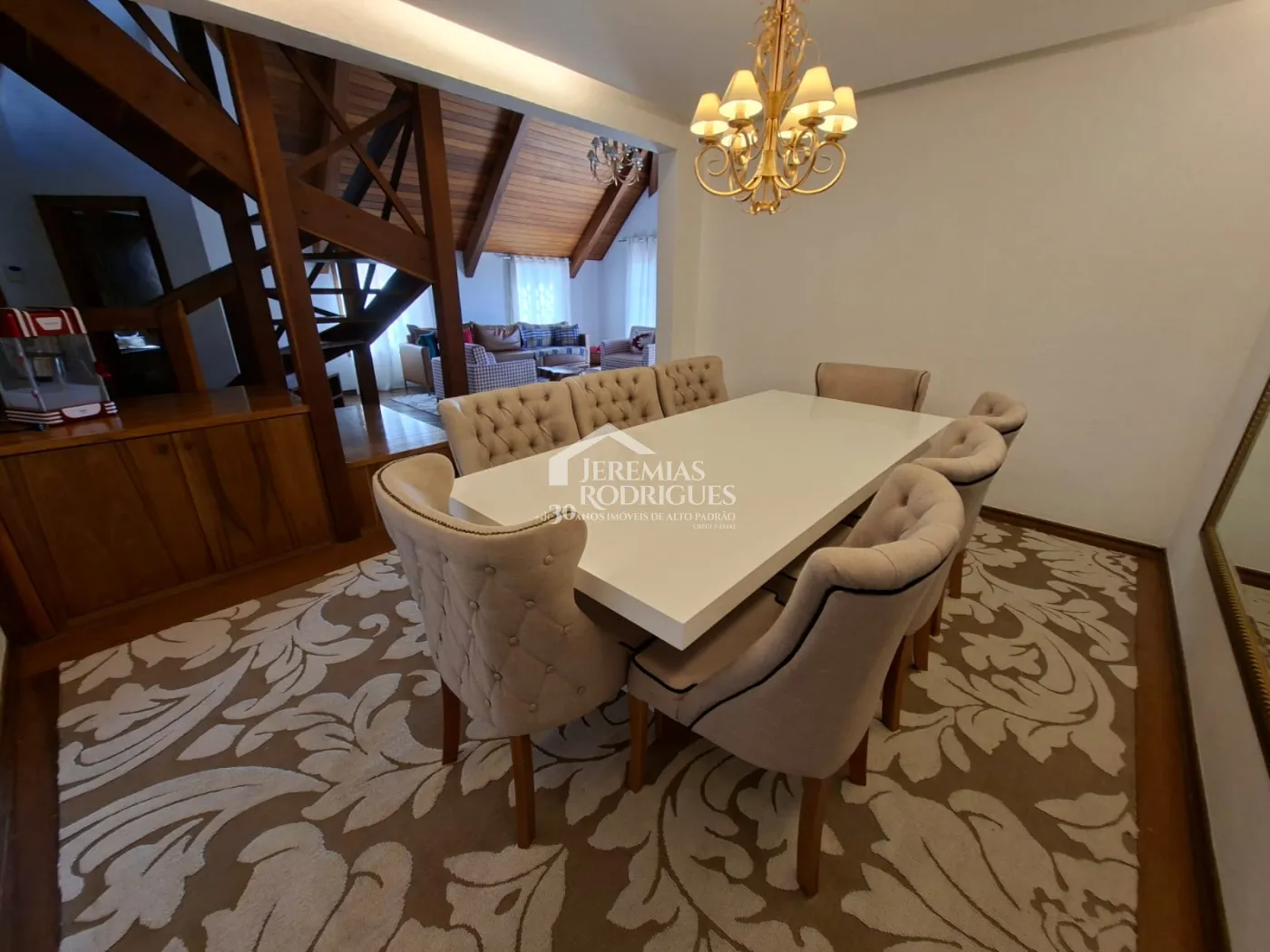 Apartamento à venda com 4 suítes, 171 m² no Edifício Cottage em Campos do Jordão/SP