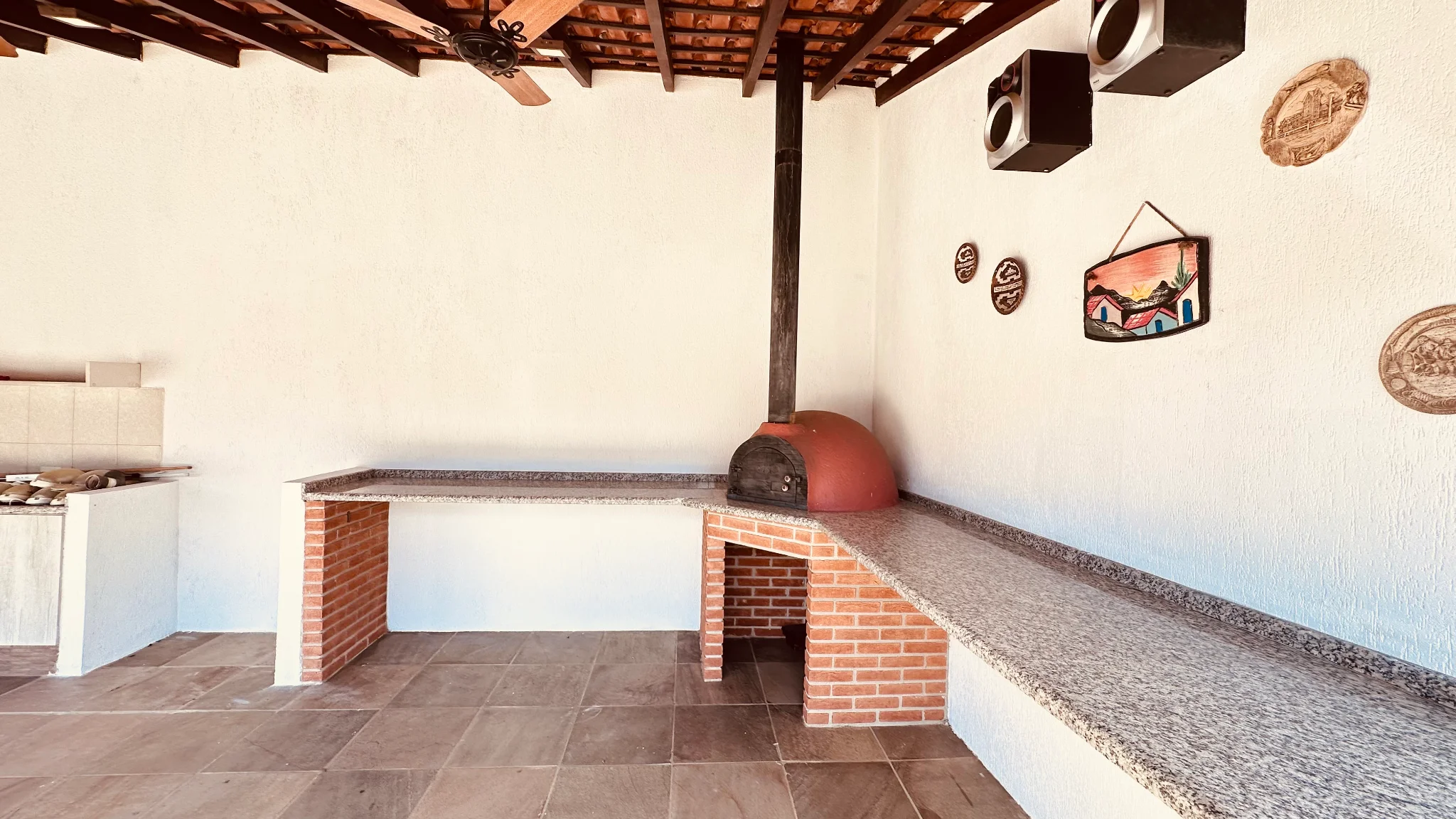 Casa com 6 dormitórios para locação no Condomínio Village Paineiras em Pindamonhangaba/SP