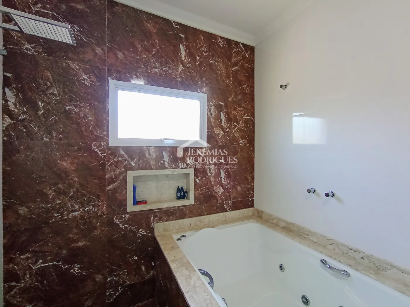 Casa para venda com 3 dormitórios no Condomínio Residencial Tecoara em Taubaté/SP