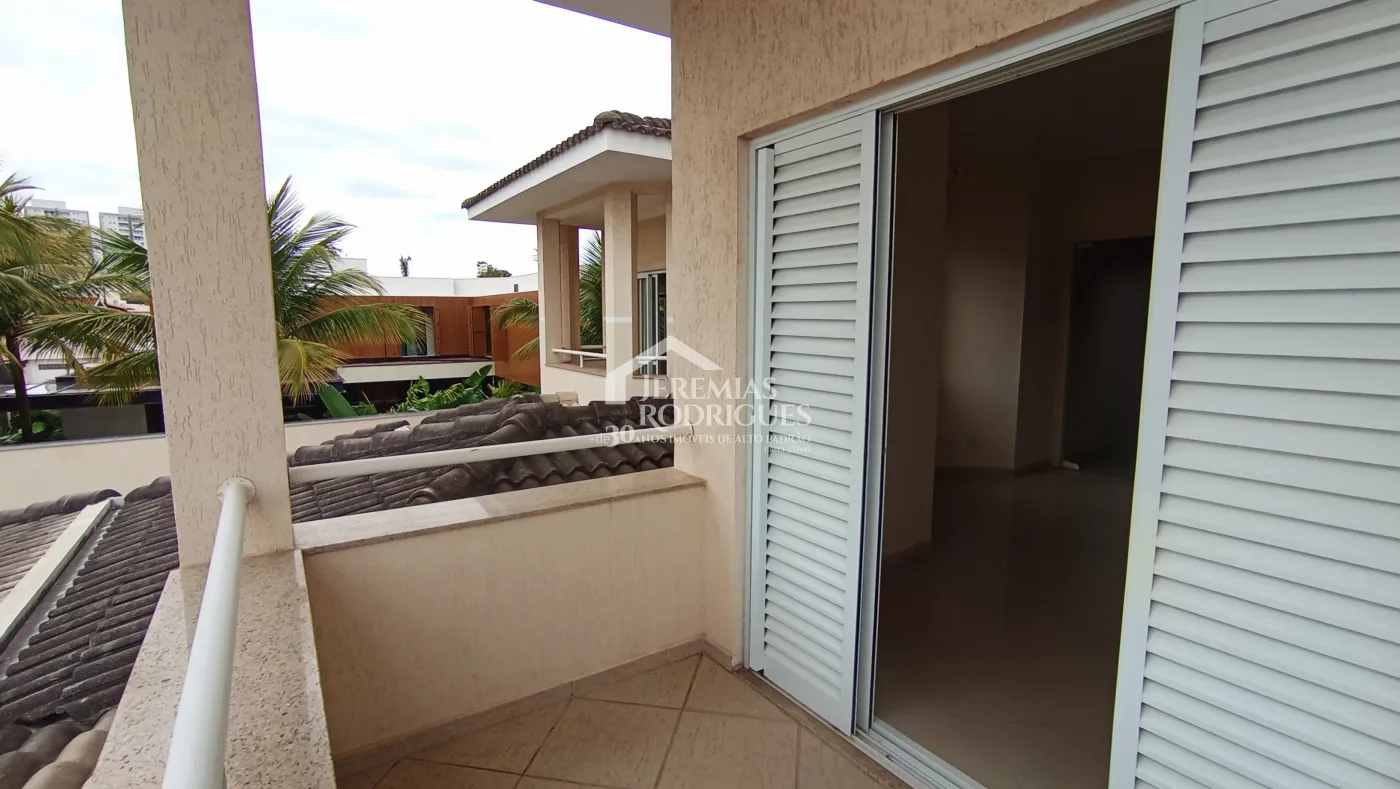 Casa à venda com 5 dormitórios no Condomínio Taubaté Village em Taubaté/SP.