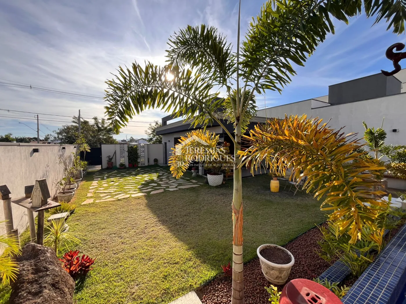 Casa para venda e locação com 2 suítes no Condomínio Verdes Vales em Taubaté/SP