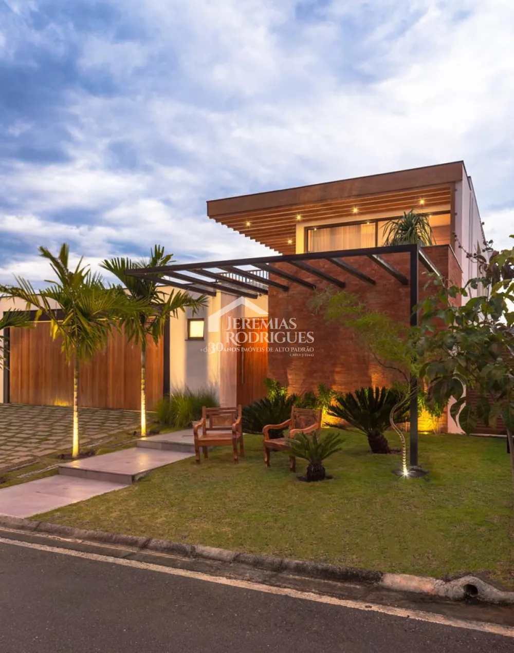Maravilhosa casa com 5 quartos, 438 m² - Colonial Village II - Pindamonhangaba/SP