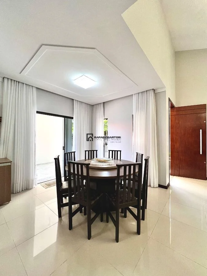 CASA COM 03 QUARTOS NO INICIO DE GUARAMIRIM