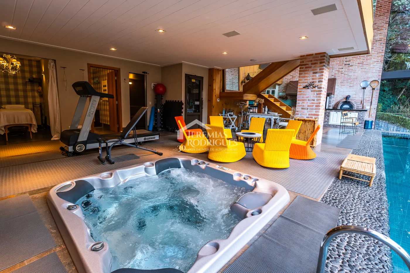 Casa com 7 suítes, 770 m² - Pedra do Fogo - Campos do Jordão/SP.