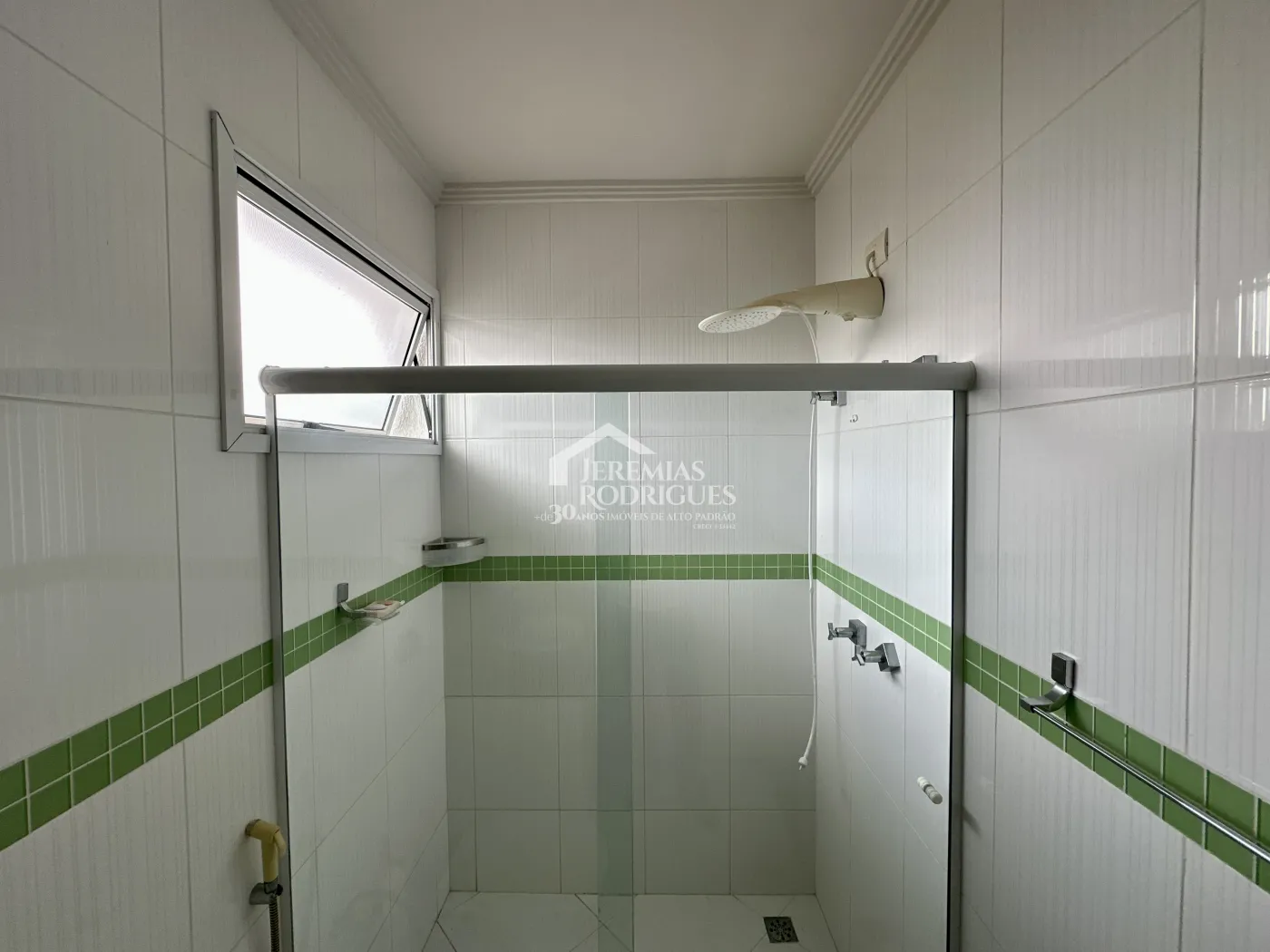 Casa para venda e locação com 4 suítes no Condomínio Campos do Conde II em Tremembé/SP