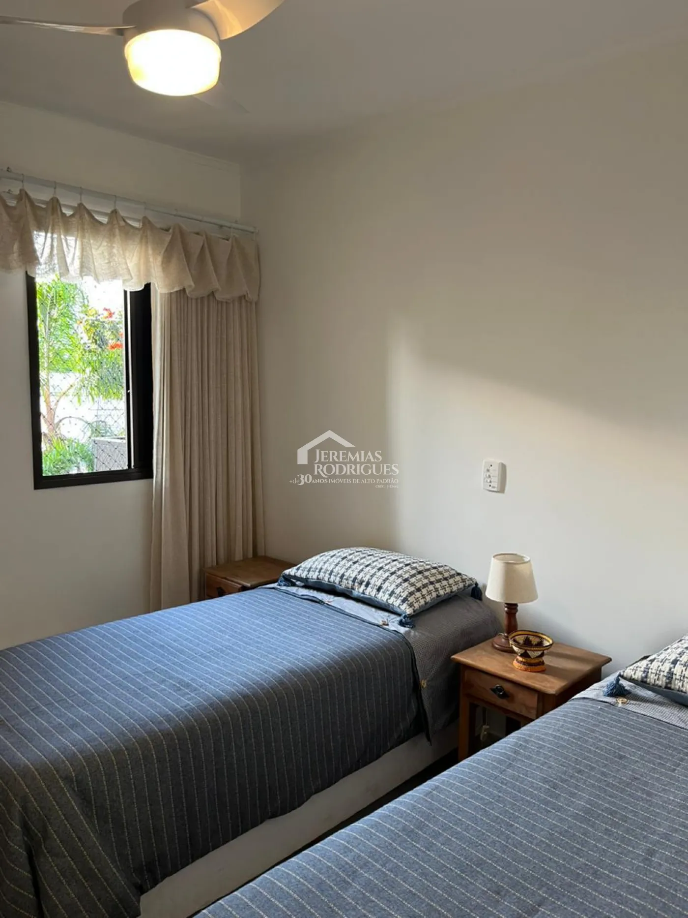Apartamento duplex à venda com 3 dormitórios, 194 m² no Condomínio Lauro Rezende em Ubatuba/SP.