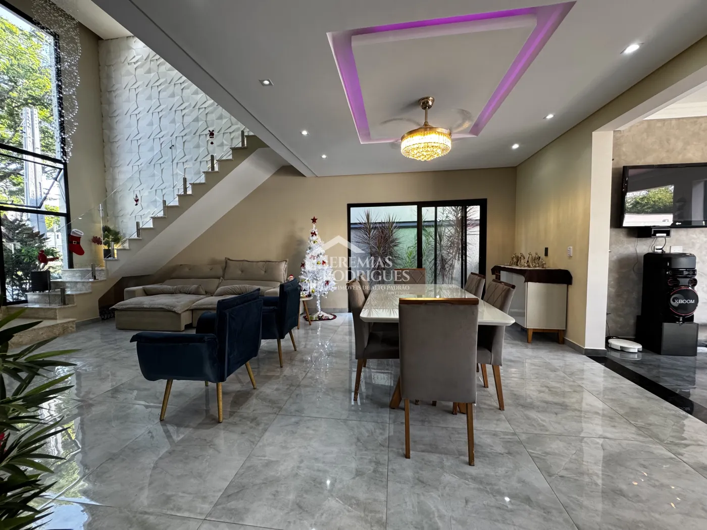 Casa com 3 dormitórios, 267 m² - Condomínio Parque das Araucárias - Tremembé/SP.