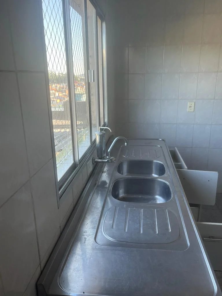 Casa GRANDE, 153m², Térrea com 03 quartos, 02 Vagas de Garagem Coberta, para locação no Jardim Ipê 4, São Bernardo do Campo - SP