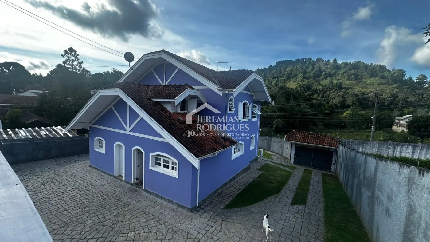 Casa para venda com 3 suítes no bairro Vila Ondina em Campos do Jordão/SP