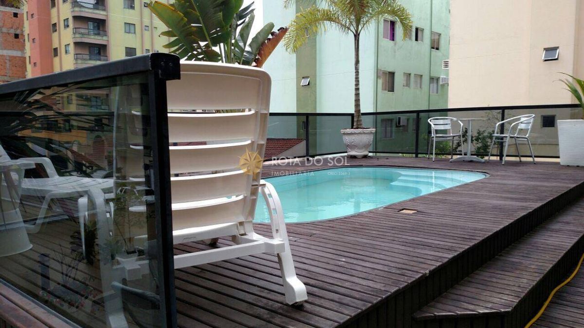 Cistal Mar Apartamento 3 Quartos e Terraço Privativo na Meia Praia