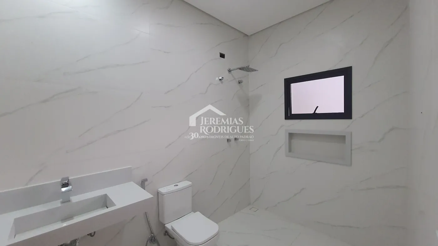 Casa à venda com 3 suítes no Condomínio Chácaras Cataguá em Taubaté/SP.