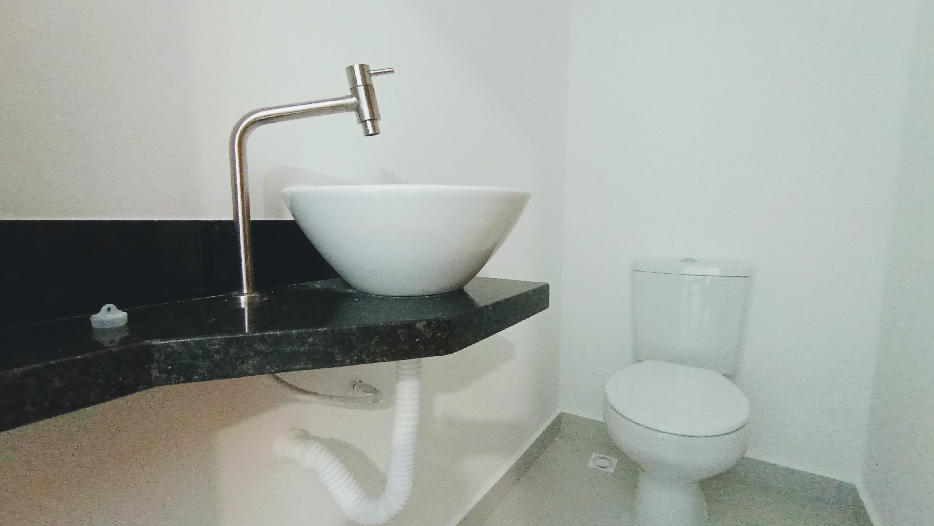 Apartamento à venda com 3 suítes, 124 m² no Edifício Residencial Apoema em Ubatuba/SP.