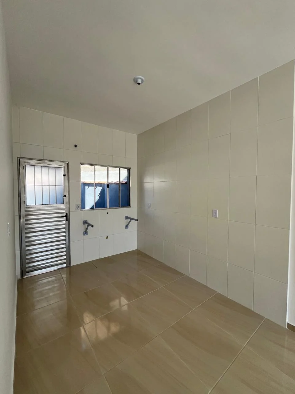 Sobrado novo à venda no Cidade Jardim, Pindamonhangaba – 2 quartos, 65m²