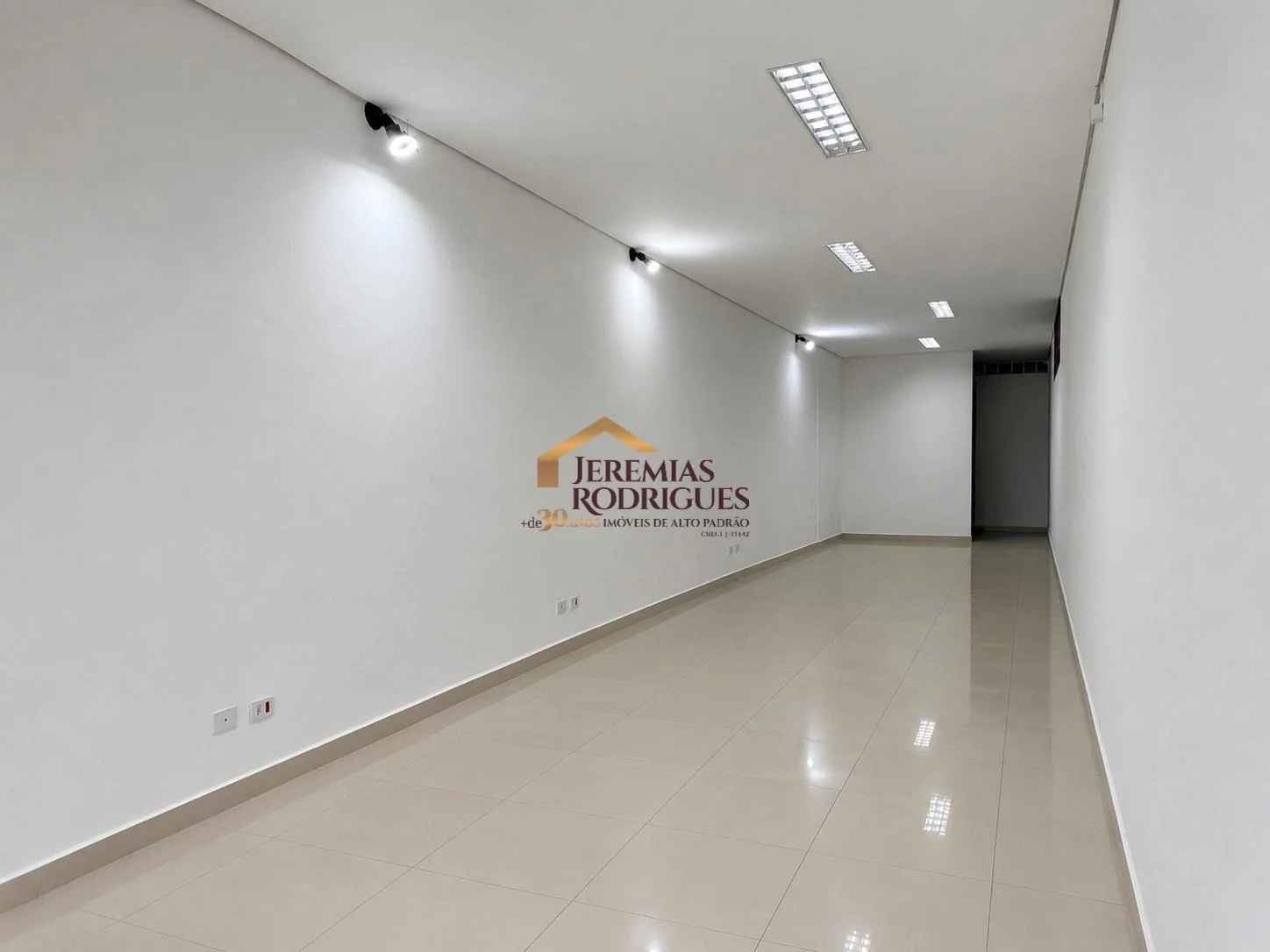 Ponto comercial para locação no centro em Taubaté/SP. - foto 9