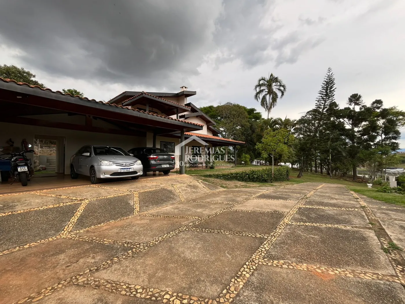 Casa com 4 dormitórios, 421 m² - Condomínio Chácaras Cataguá - Taubaté/SP.