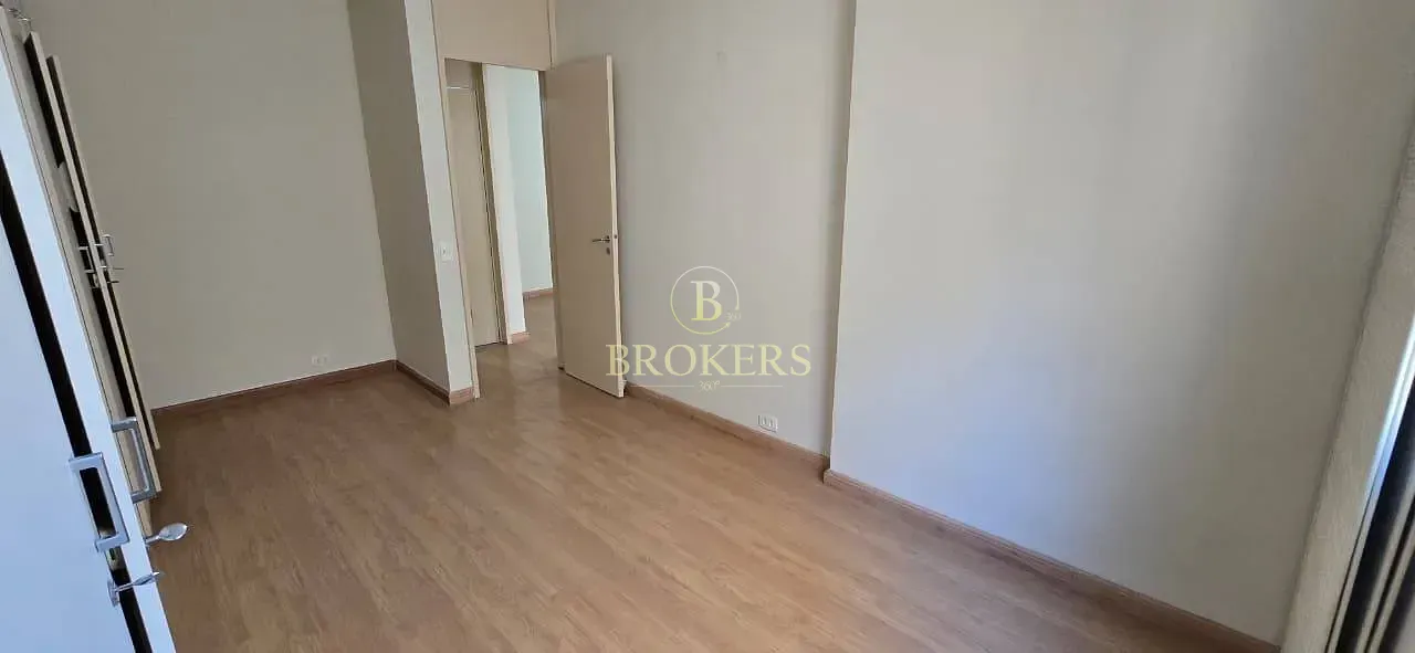 Apartamento à venda, Flamengo - Av Oswaldo Cruz - Varanda, quarto, cozinha e dependência completa -