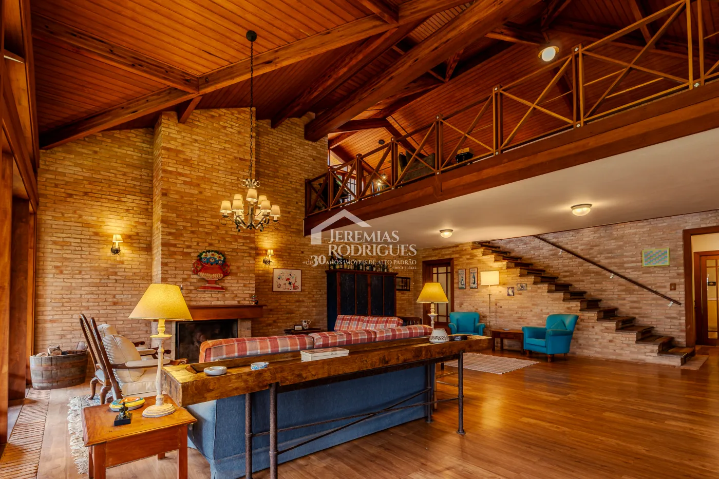 Casa de Campo à venda com 5 suítes no bairro Reinópolis em Santo Antônio do Pinhal/SP