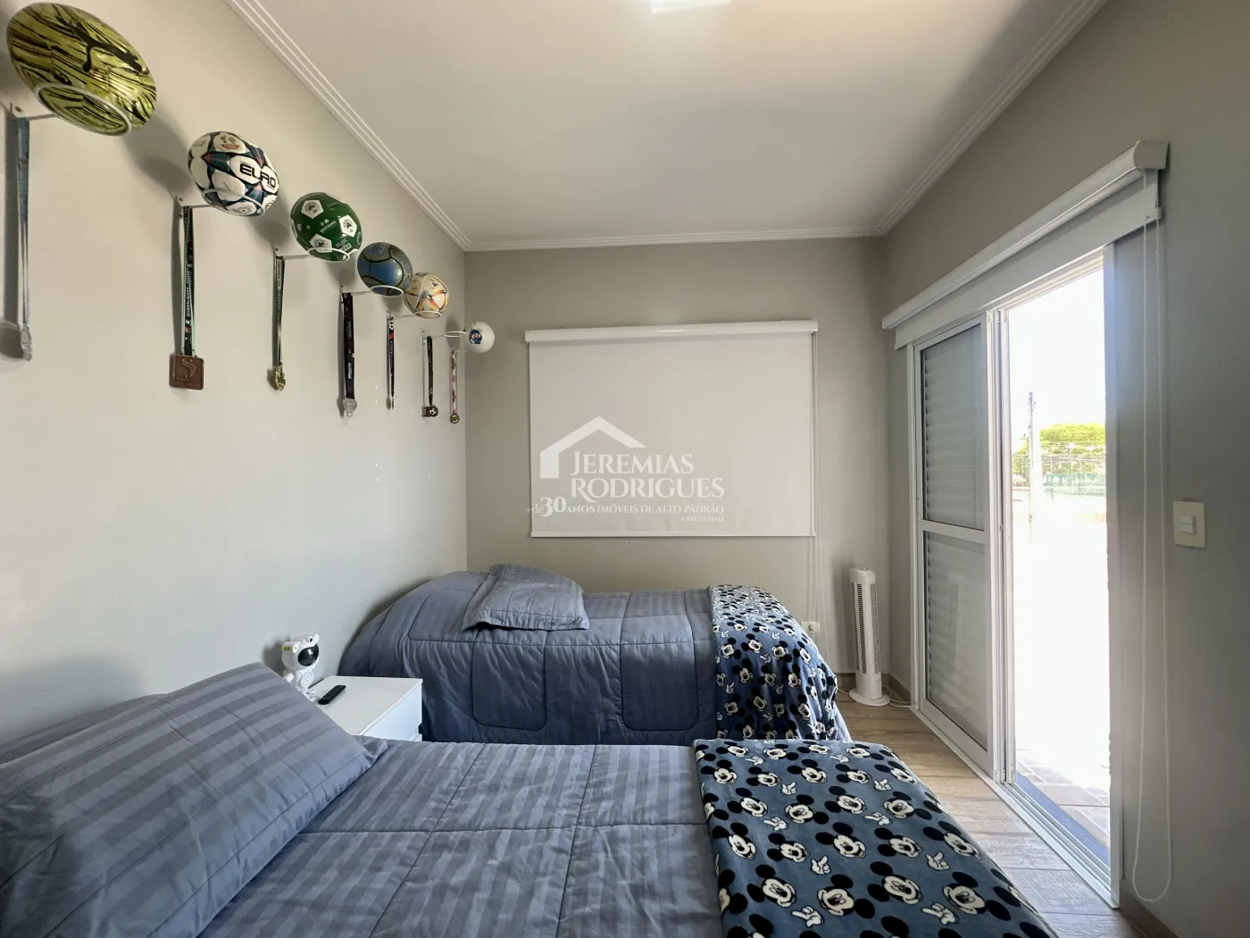 Casa para venda e locação com 3 dormitórios no Condomínio Tecoara em Taubaté/SP.