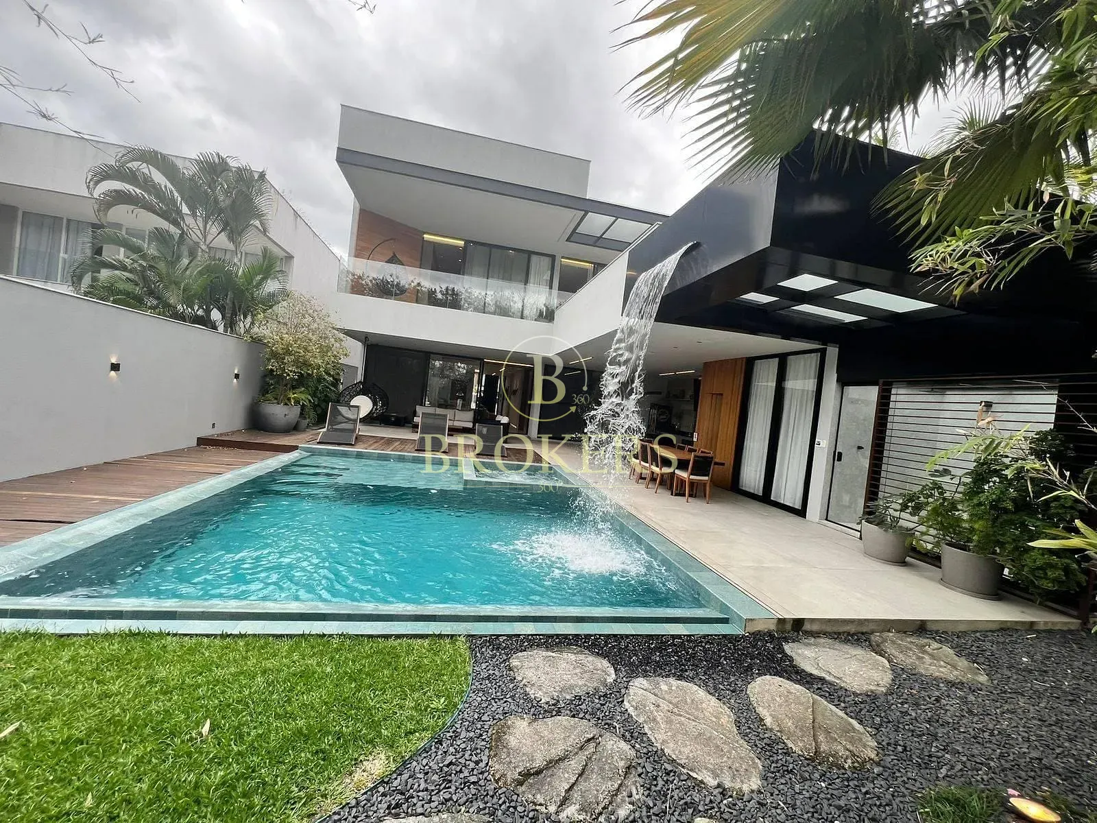 Moderna e sofisticada: Casa triplex no Alphaville com elevador, 5 suítes e terraço panorâmico por R — foto 5