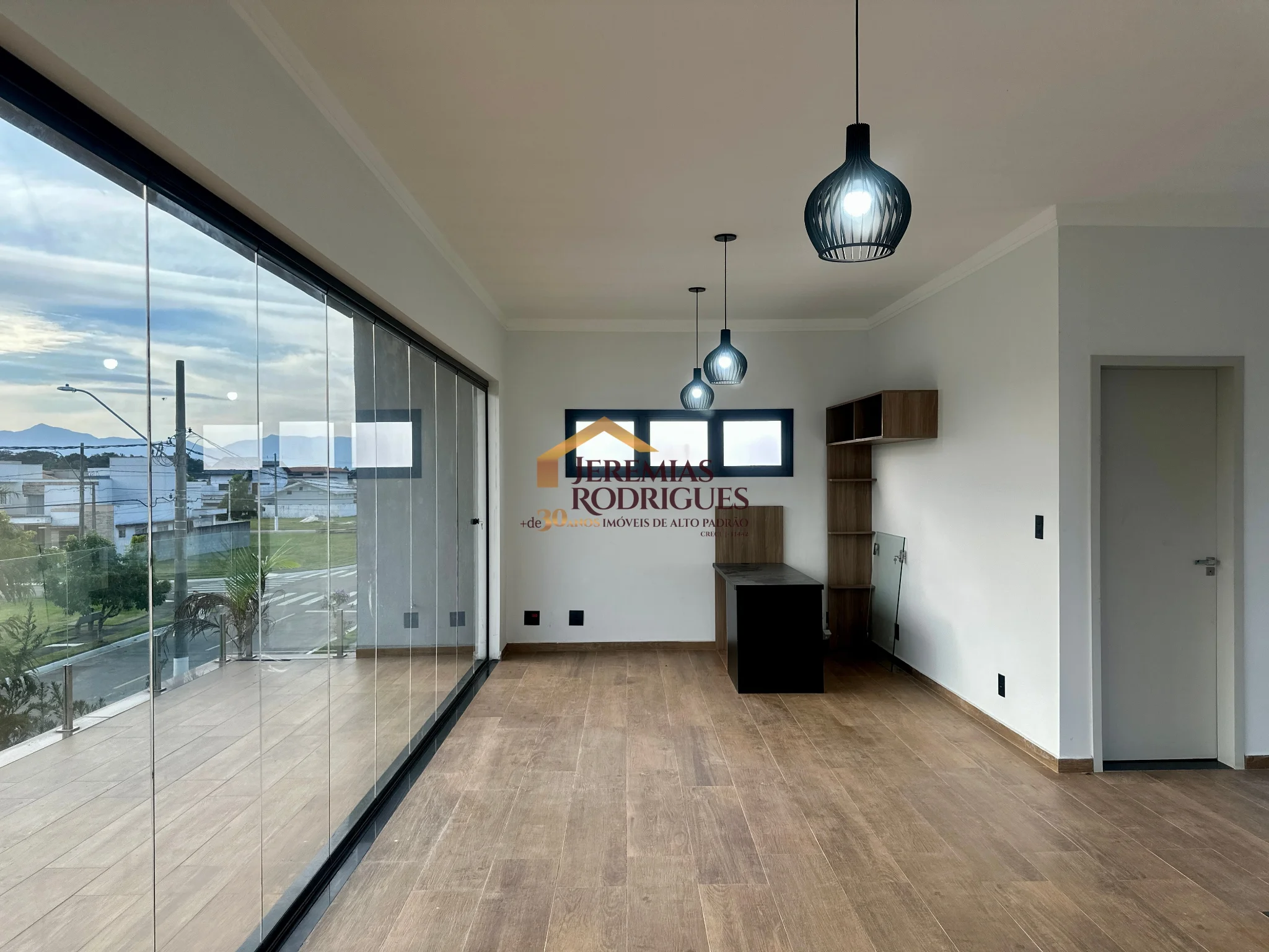 Casa para venda e locação no Condomínio Residencial Verdes Vales em Taubaté/SP.