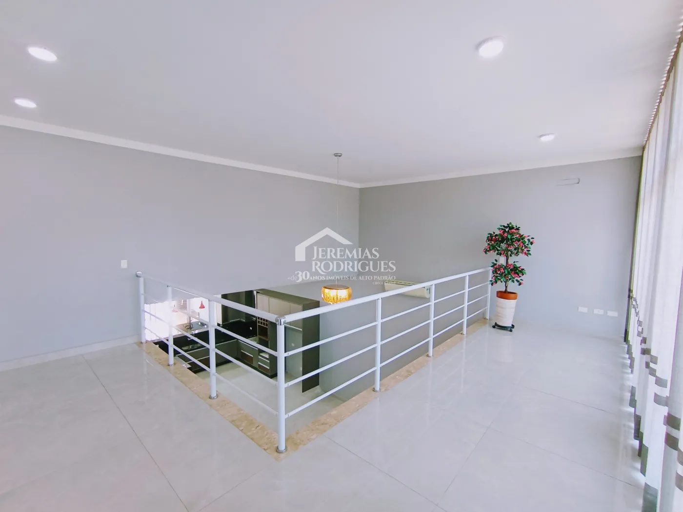 Casa para venda e locação com 3 dormitórios, no Condomínio Campos do Conde II em Tremembé/SP.