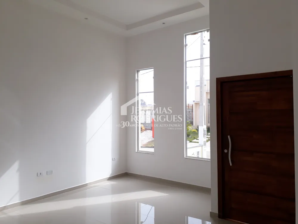 Casa à venda com 3 dormitórios no Condomínio Moema Ville em Pindamonhangaba/SP