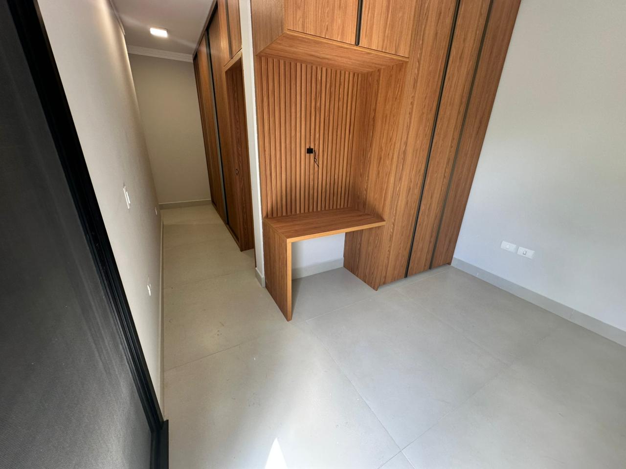 Casa para venda e locação com 3 dormitórios no Condomínio Pinheiros em Tremembé/SP. 