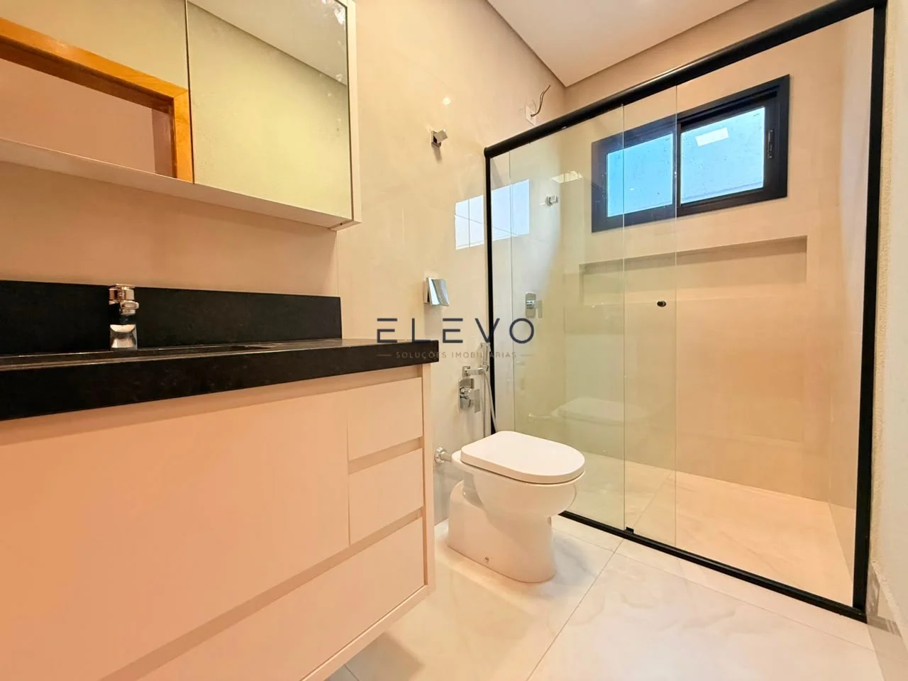 Casa Alto Padrão à Venda no Jardim Itália | 3 Suítes, Piscina Aquecida e Móveis Planejados