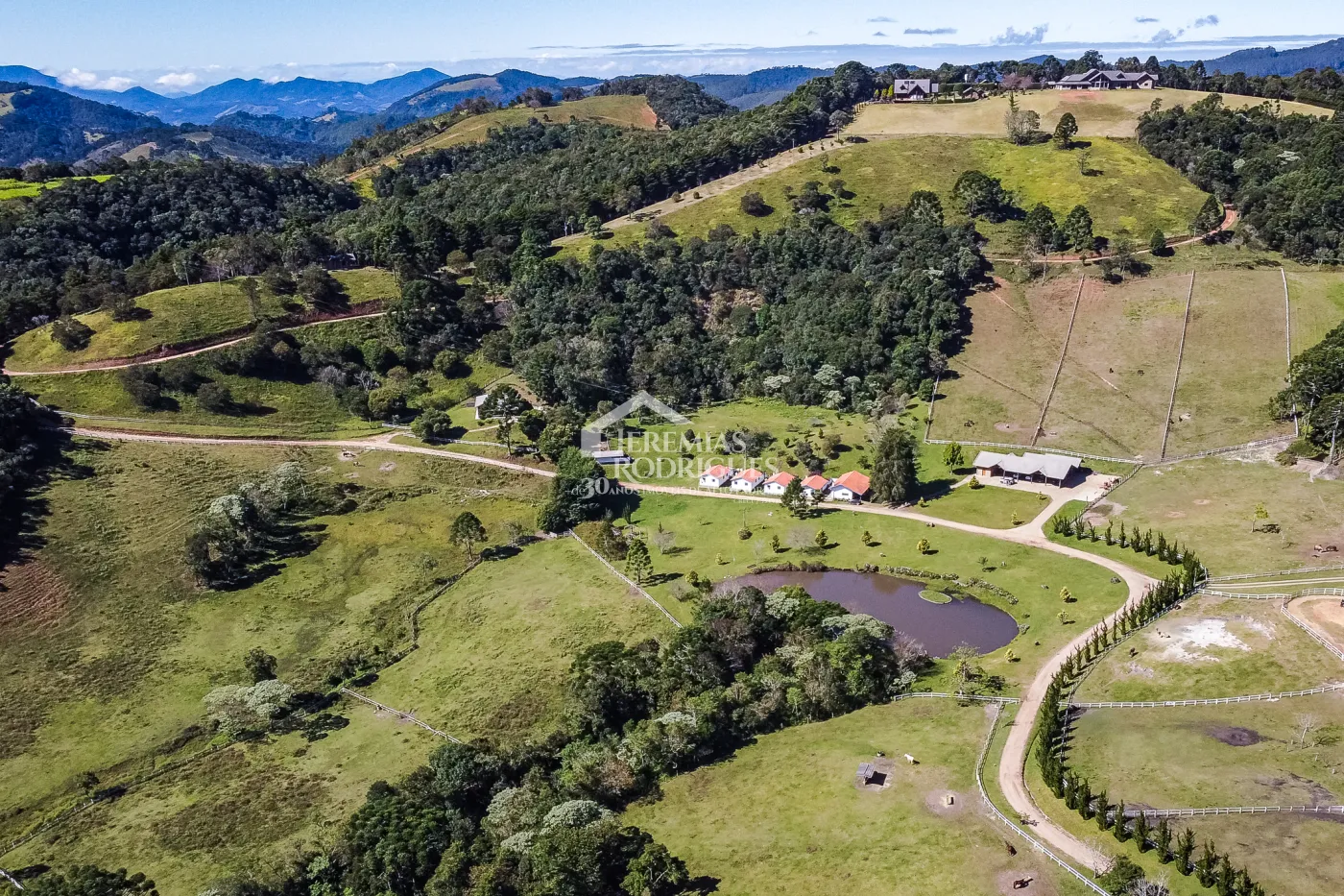 Fazenda com 2.904.000 m² - Sapucaí-Mirim - MG