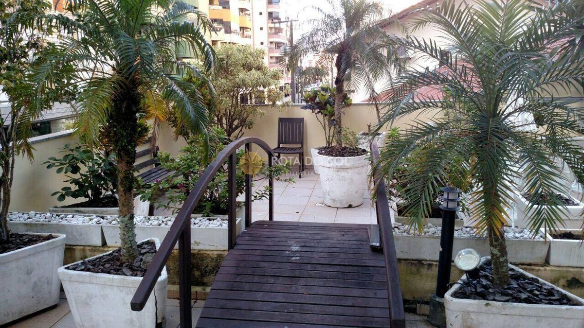 Cistal Mar Apartamento 3 Quartos e Terraço Privativo na Meia Praia