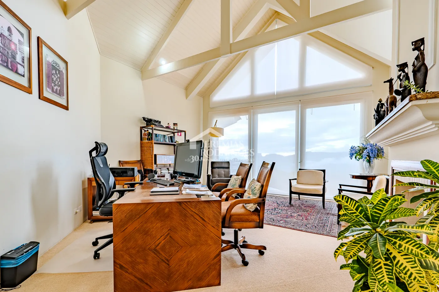 Casa à venda no Parque Pedra do Baú em Campos do Jordão/SP.