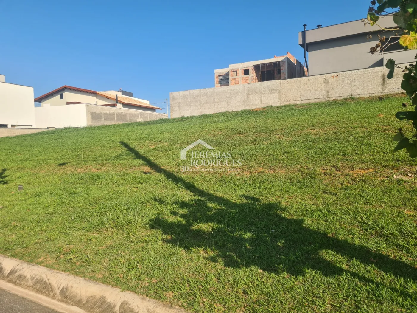 Terreno com 305 m² - Condomínio Cyrela Landscape - Taubaté/SP.