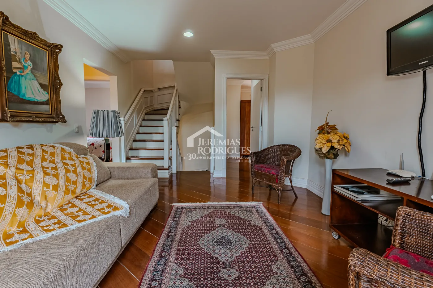 Casa para venda e locação com 5 suítes no Jardim Véu da Noiva em Campos do Jordão/SP