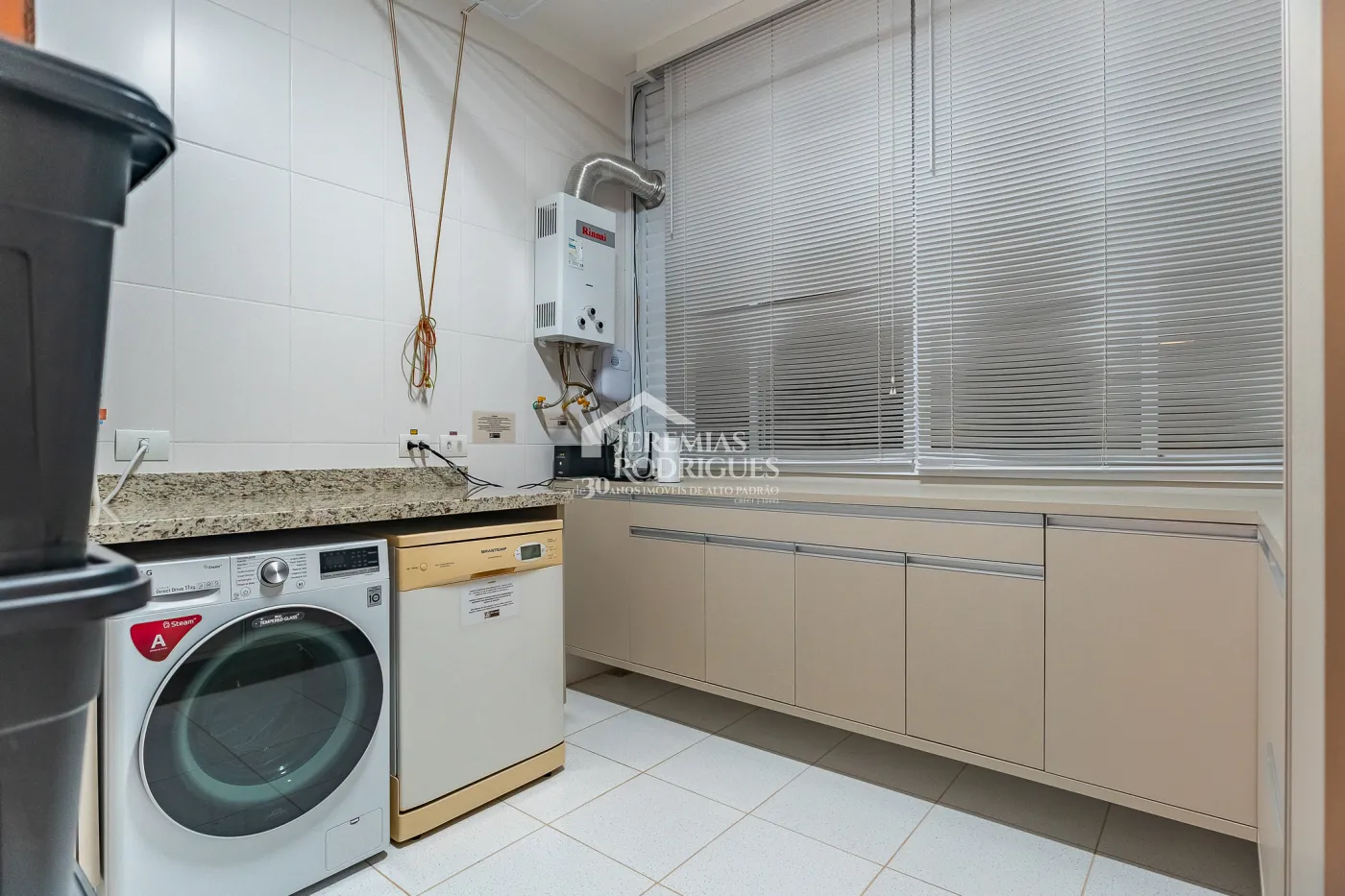 Casa com 4 dormitórios à venda, 330 m² - Parque da Mantiqueira - Santo Antônio do Pinhal/SP