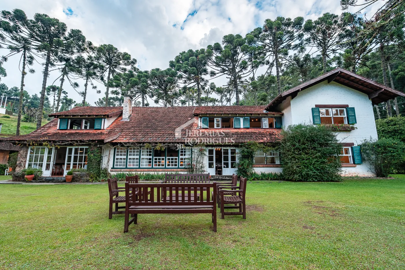 Casa com 9 dormitórios, 694 m² - Condomínio Reserva Figueiredo - Campos do Jordão/SP