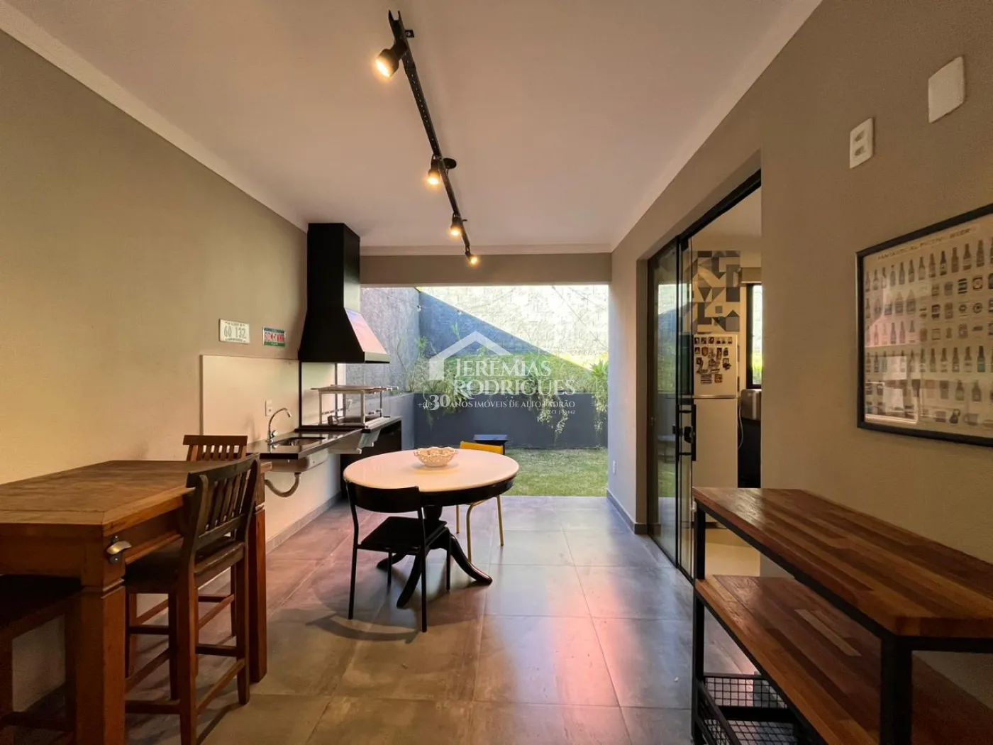 Casa à venda com 3 dormitórios no Condomínio Jardim de Alah em Taubaté/SP