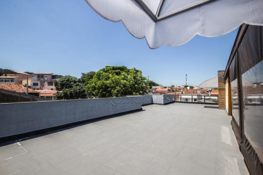 Prédio comercial à venda no Centro em Taubaté/SP. 