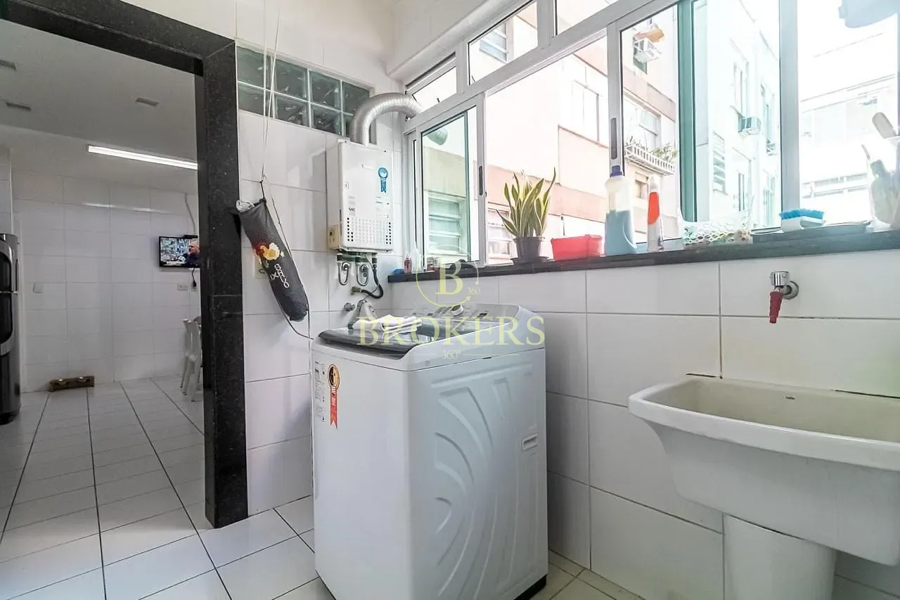Apartamento à venda, Rua Miguel Lemos - Copacabana. Duplex modernizado, 3 quartos, sendo 1 suíte co