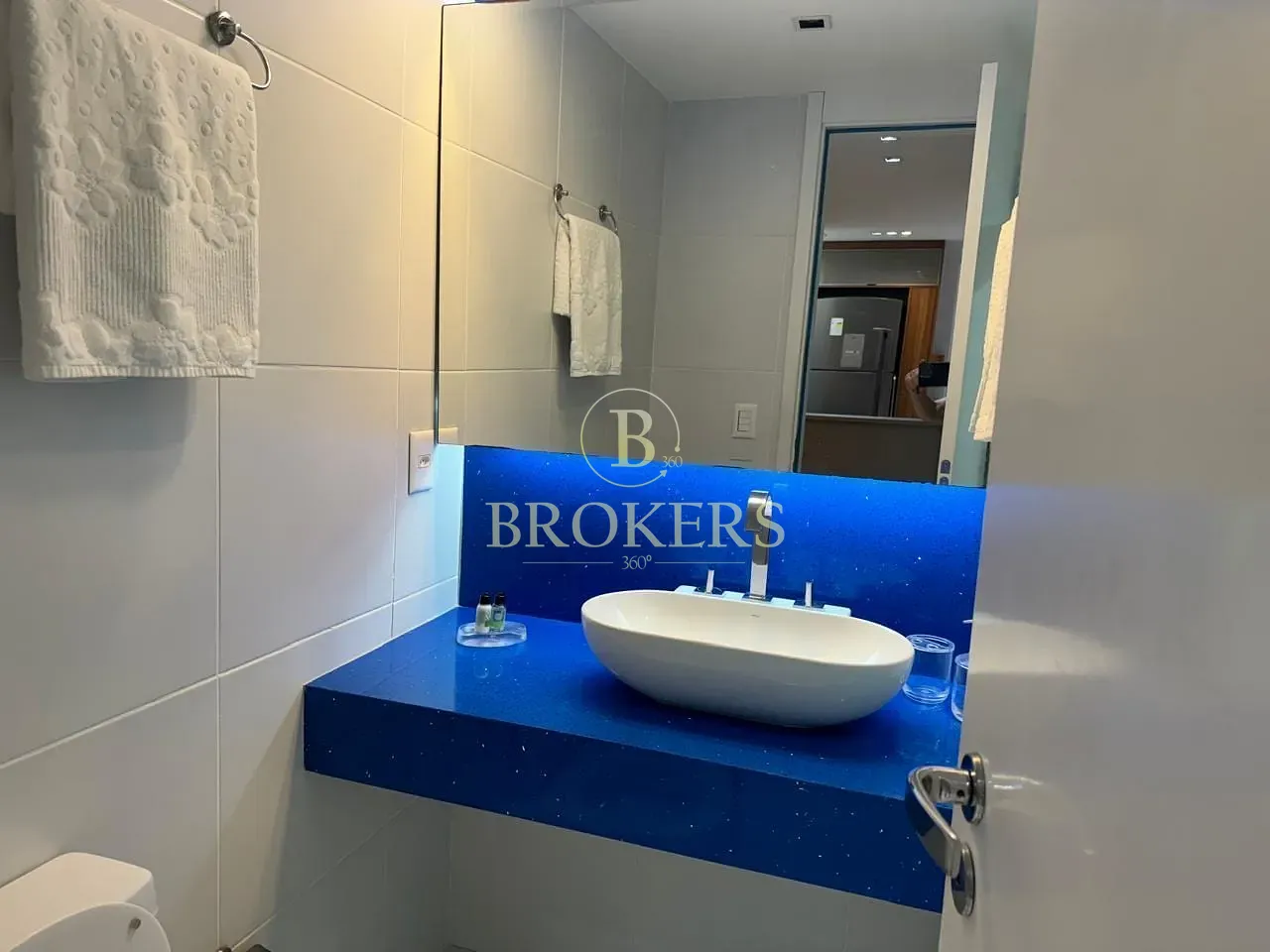 Apartamento a venda. Ipanema na quadra da praia! 2 quartos (1 suíte), varanda com vista mar, vaga,