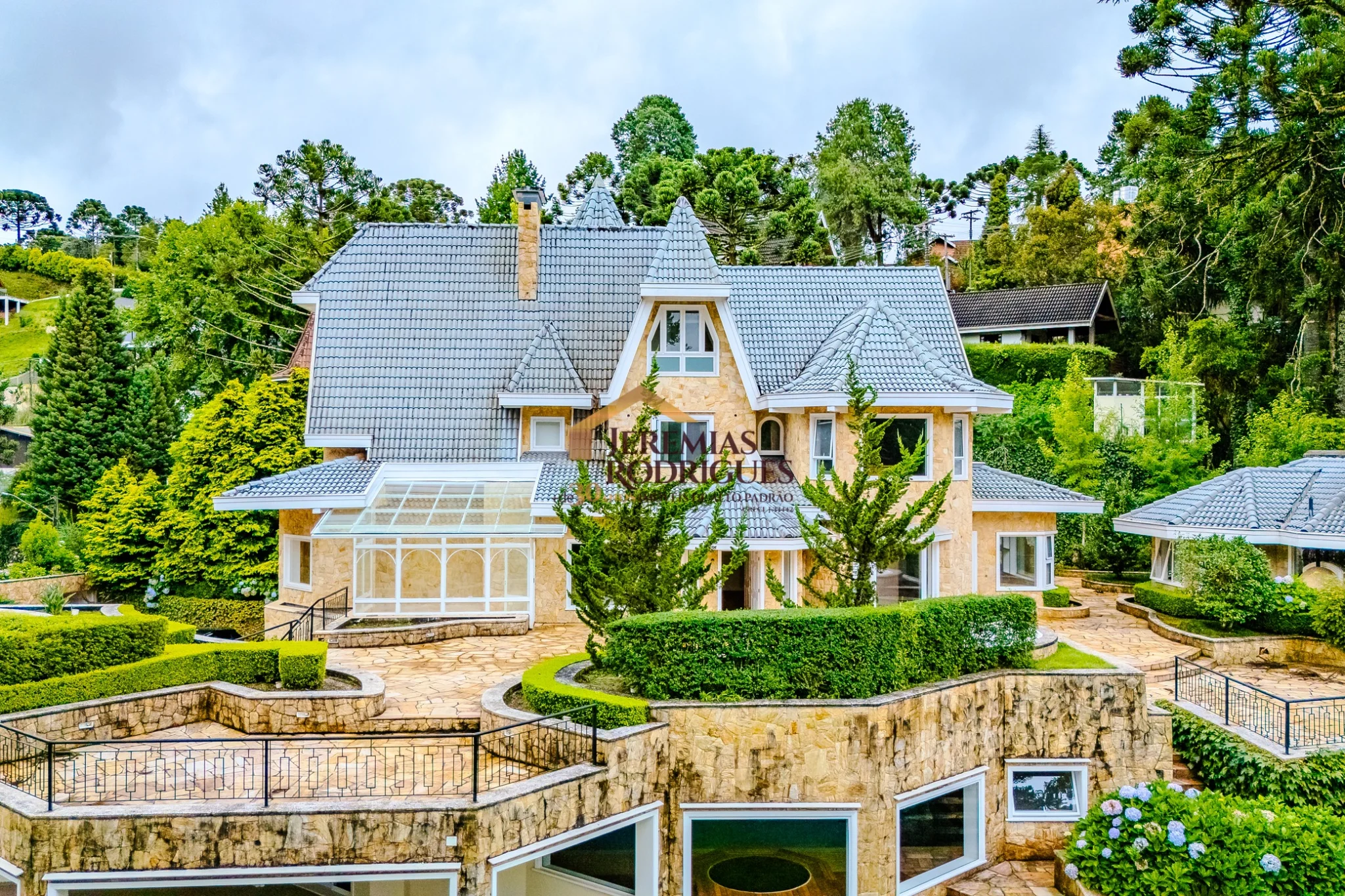 Casa à venda no Condomínio Jardim Véu das Noivas em Campos do Jordão/SP. — foto 69