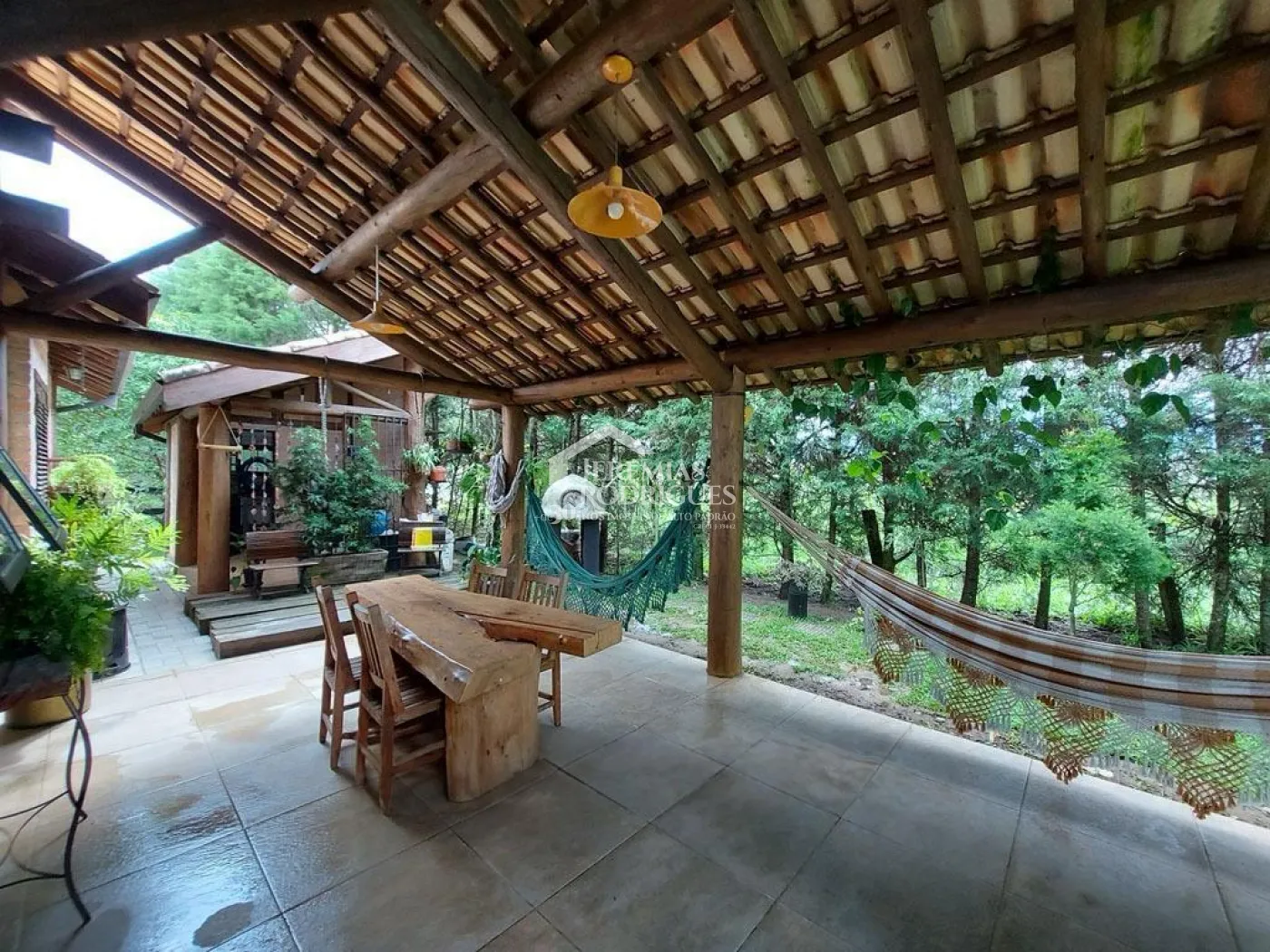 Chácara com 4 dormitórios, 268 m² - Mandú - Pindamonhangaba/SP.