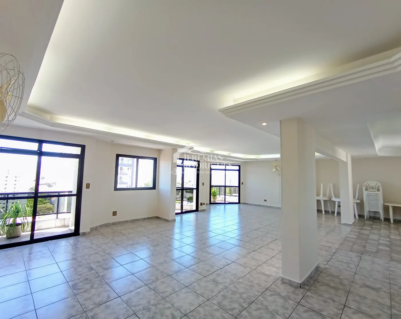 Apartamento para venda com 2 suítes no Edifício Rosa Abirached em Taubaté/SP