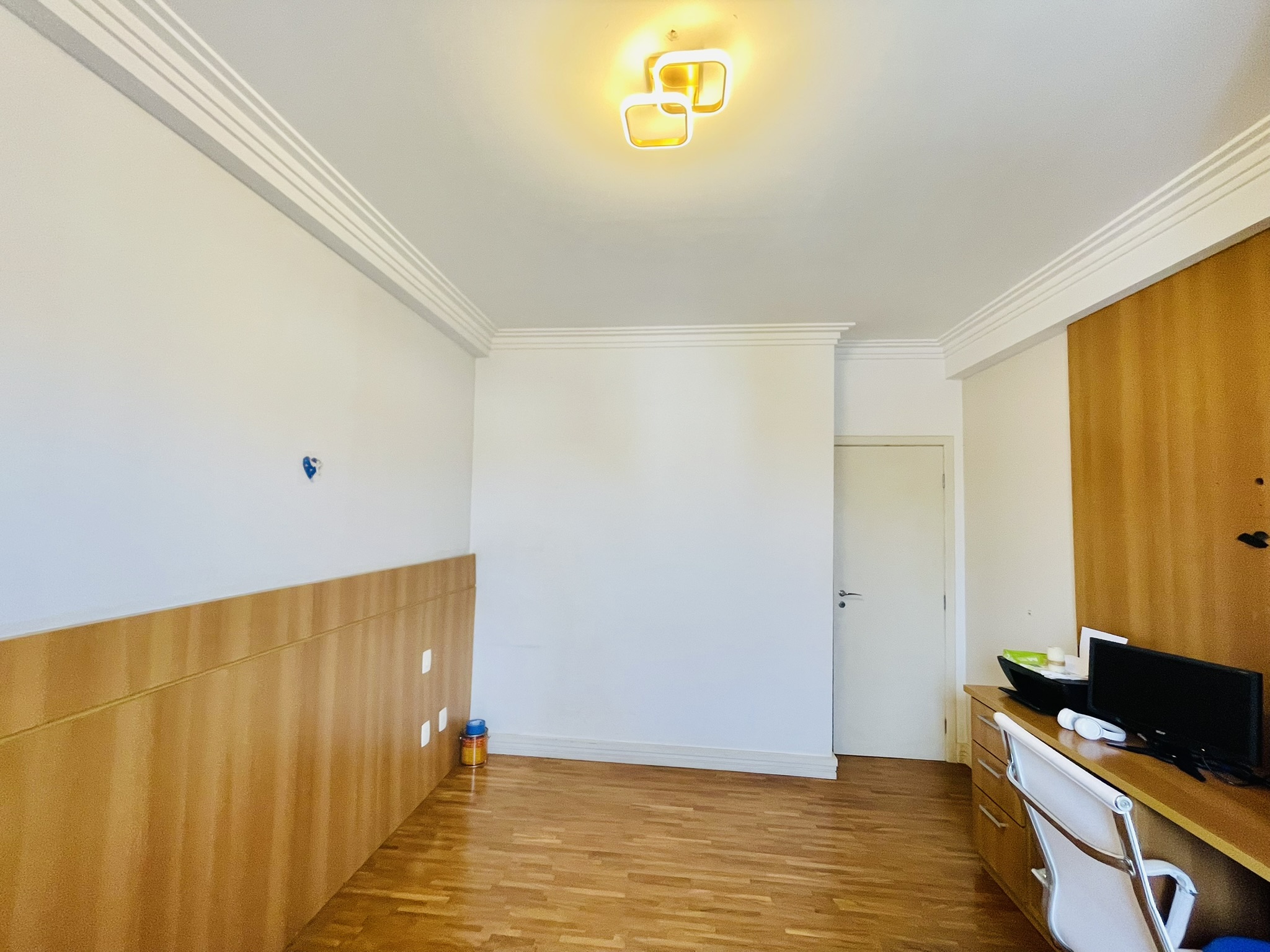 Cobertura duplex com 3 suítes no Edifício Solar do Jatobá em Taubaté/SP. 