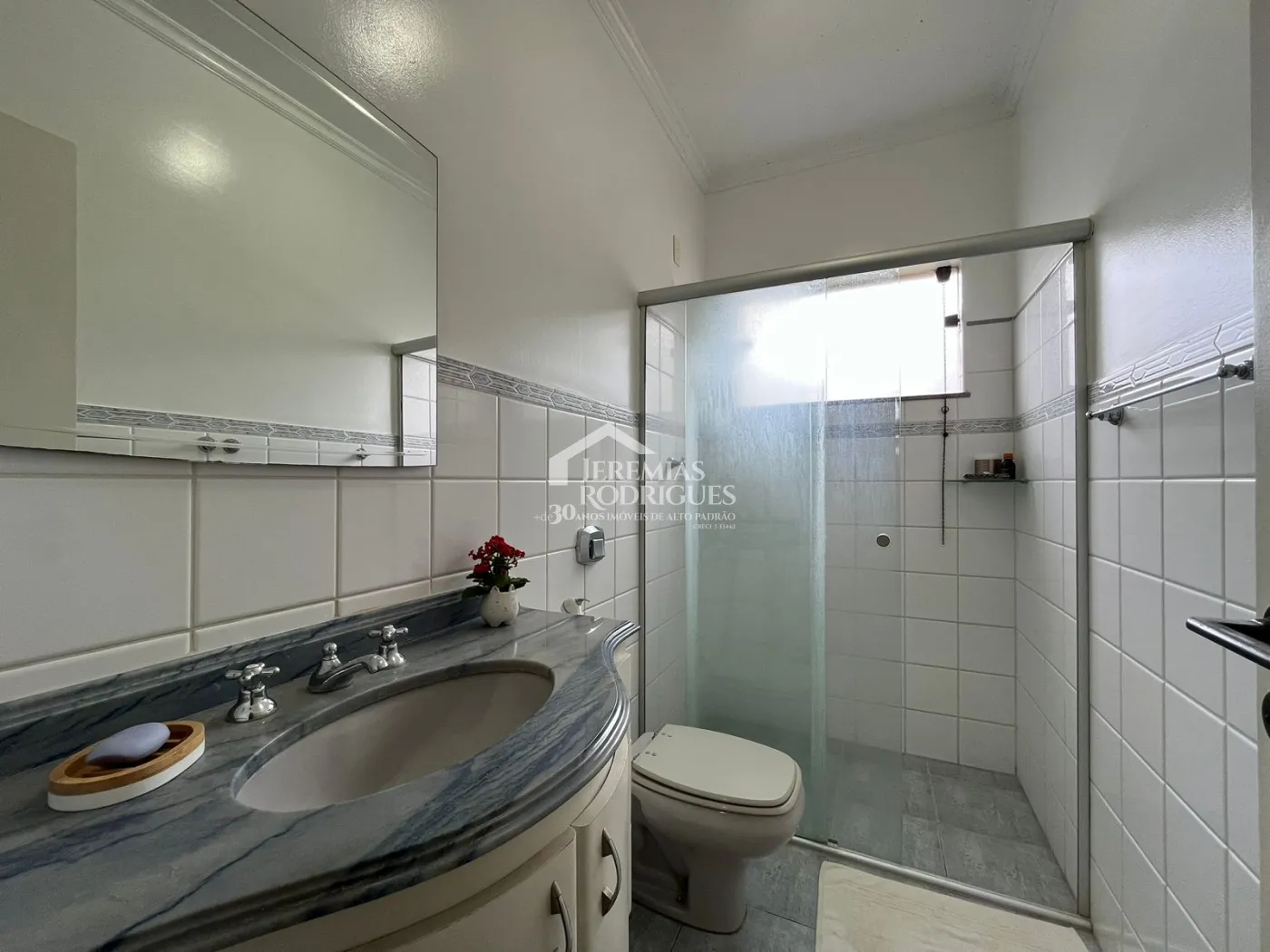 Casa com 4 dormitórios, 421 m² - Condomínio Chácaras Cataguá - Taubaté/SP.